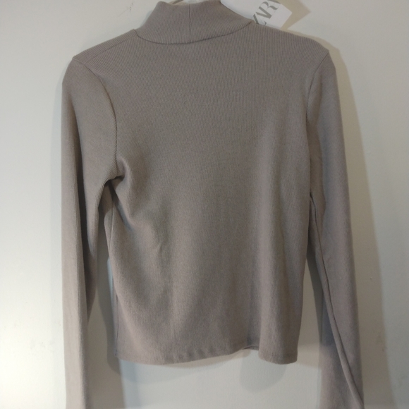 ZARA gray pearl long sleeve turtle neck sz L - Picture 3 of 9